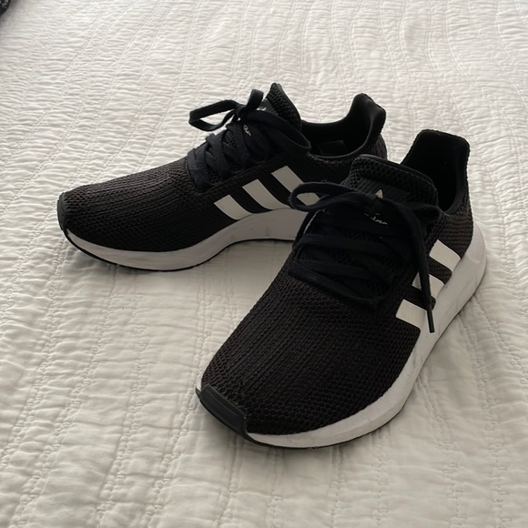 adidas Shoes - Adidas swift run sneaker